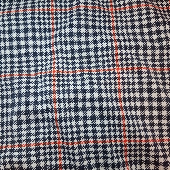 Long Sleeve Cropped Sweater - Picture 4 of 7